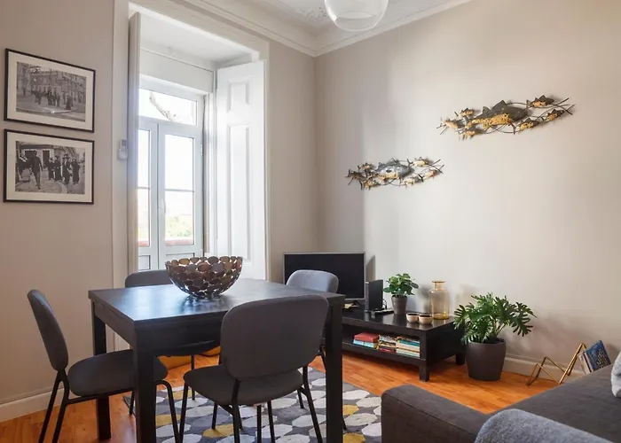 Alfama Graça neighbourhood typical&bright apartment 1st floor